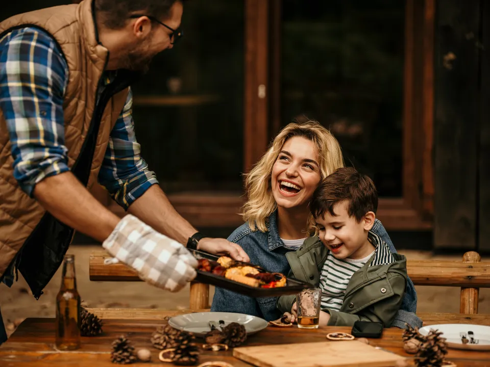 Familie in vakantiehuisje