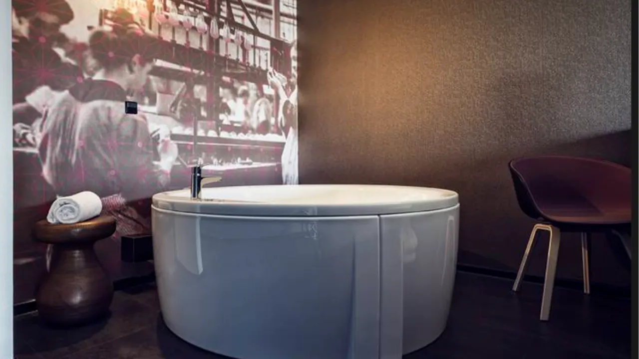 Bubbelbad in hotelkamer Art Eindhoven