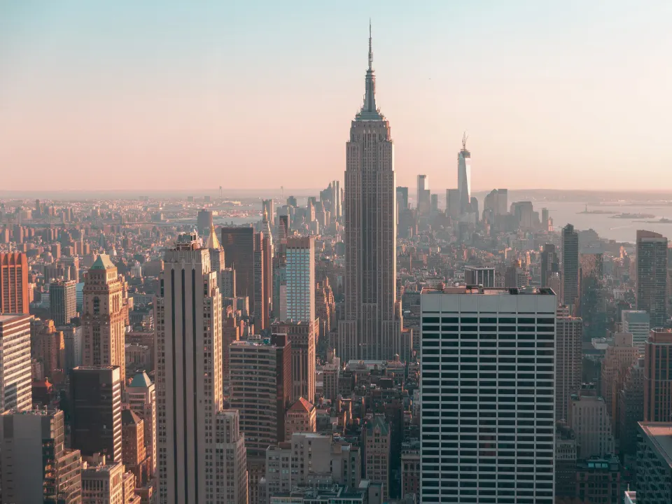 Skyline New York met zonsopgang