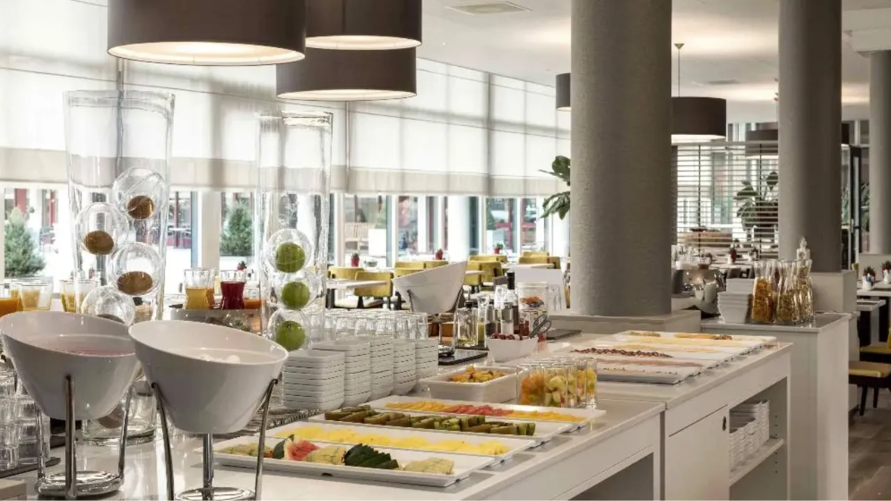 Buffettafel met verschillende soorten beleg 