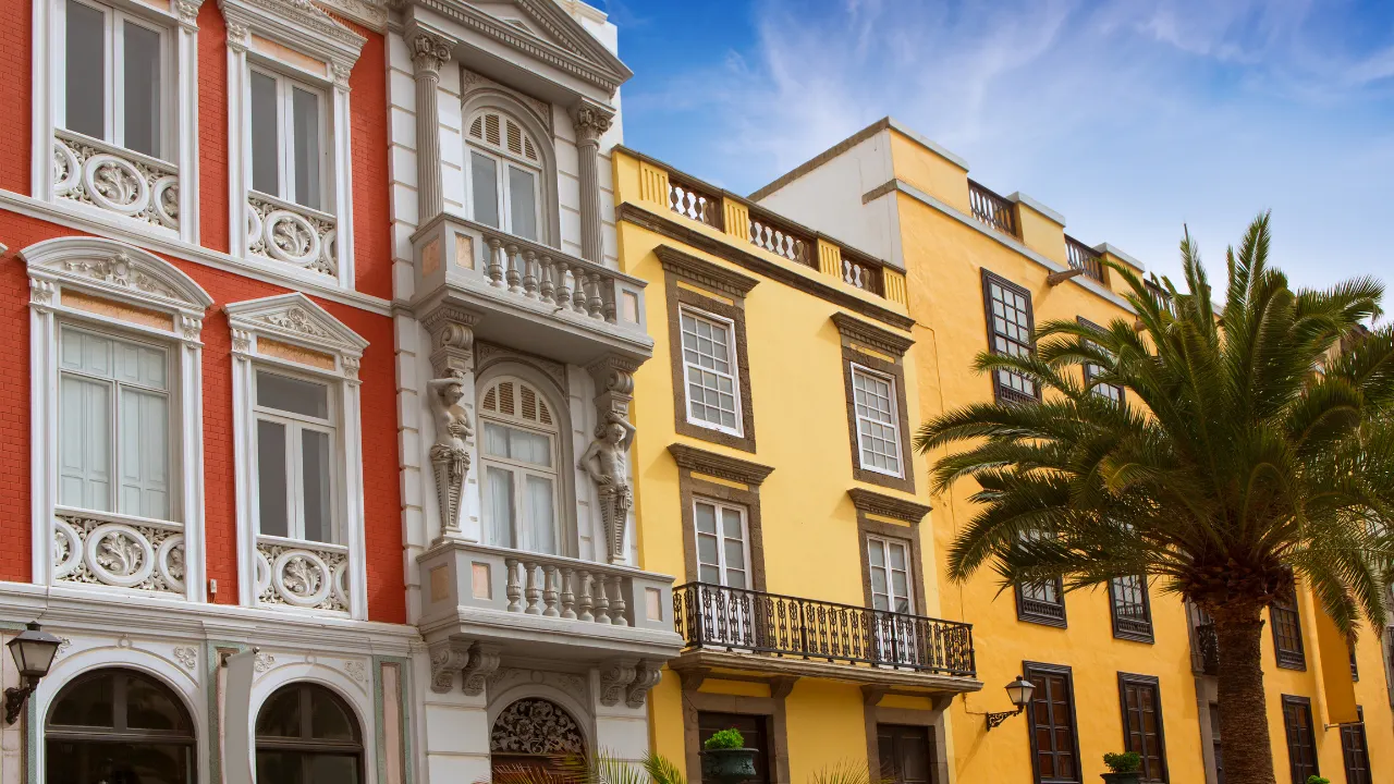Gekleurde huizen in Palma Las Palmas op Gran Canaria